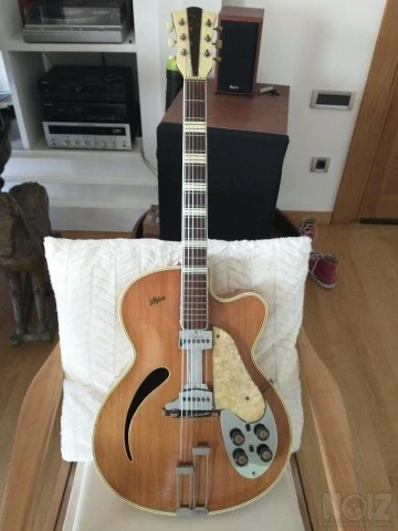 Hofner 462 “cat eye” 1956