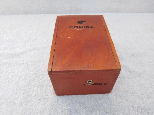 Cohiba cigar box amp 2.5 W (battery 9V /