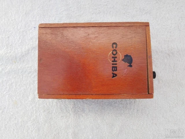 Cohiba cigar box amp 2.5 W (battery 9V /