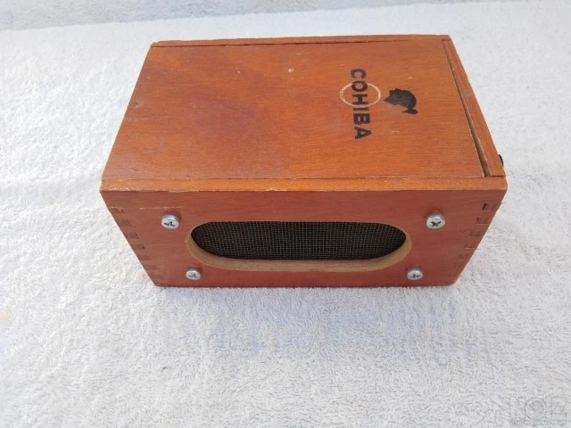 Cohiba cigar box amp 2.5 W (battery 9V /
