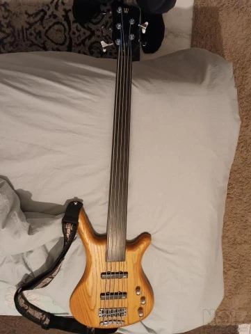 Warwick 5 Corvette Std fretless Made in 