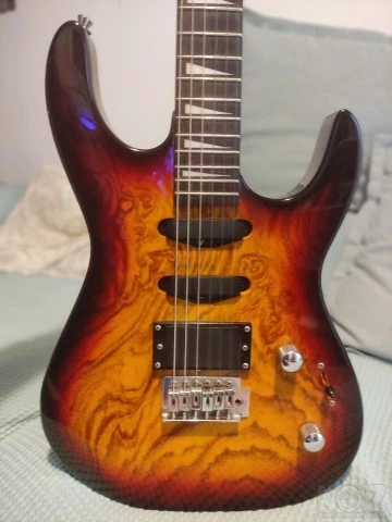 Stagg i300 strat style