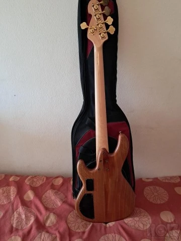 Sandberg Panther 5 fretless 35