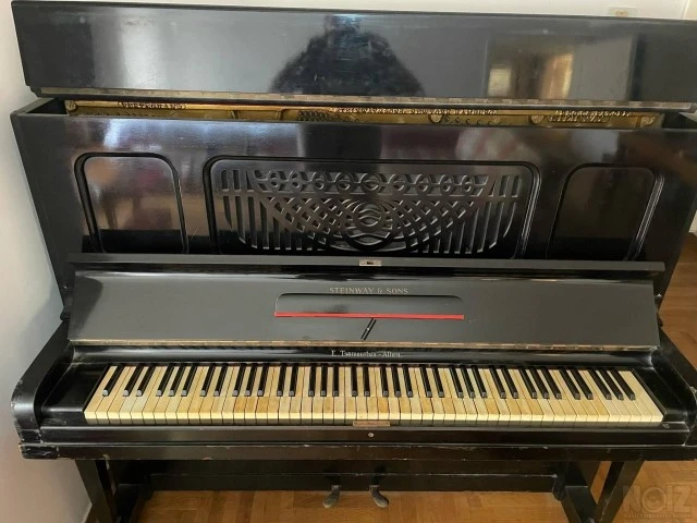 Πιάνο "Stenway & Sons"