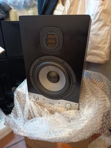 Ζευγάρι Eve Audio Sc207