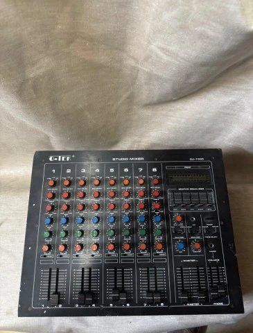 Vintage Μίκτης 8 Καναλιών Q-TEK DJ-7000 (Studio / DJ Mi