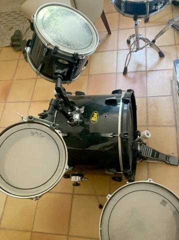 LUDWIG / MAXITONE / PEARL BLACK LUGS custom kit