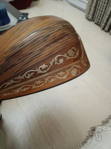 Μπουζούκι παλαιό επαγγελματικό με καπάκι