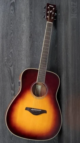 Yamaha FG-TA TransAcoustic με εφε reverb chorus
