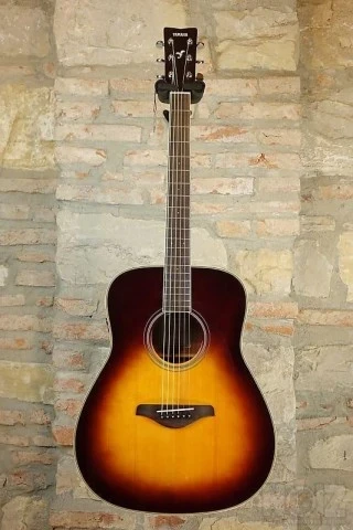 Yamaha FG-TA TransAcoustic με εφε reverb chorus