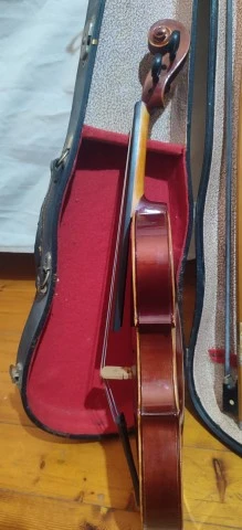 Antonius Stradivarius Cremonensis Faciebat Anno 1713 Cz