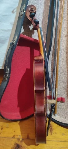 Antonius Stradivarius Cremonensis Faciebat Anno 1713 Cz