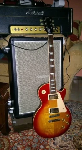 ΖΗΤΕΙΤΑΙ Gibson Les Paul standard 1998