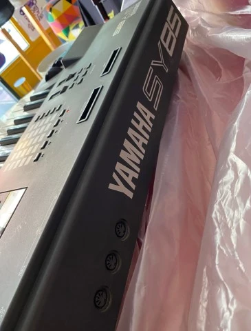 Yamaha  SY85  Synth