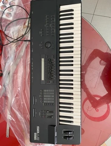 Yamaha  SY85  Synth