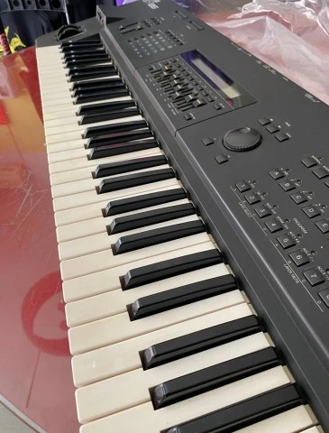 Yamaha  SY85  Synth