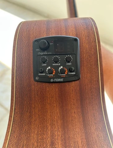 Dowina handcrafted acoustic 