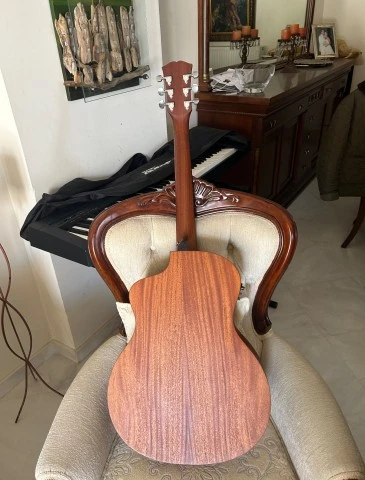Dowina handcrafted acoustic 