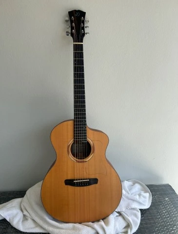 Dowina handcrafted acoustic 