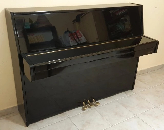 Όρθιο πιάνο Yamaha C110A