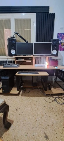 Rta studio station desk