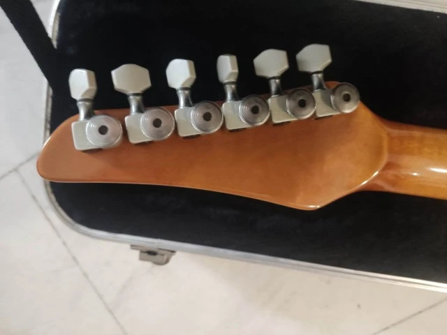 Carvin DC 400