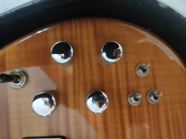 Carvin DC 400