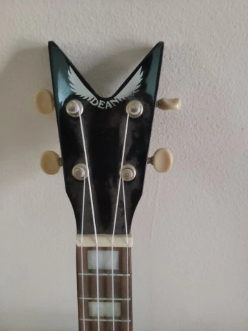 Dean Guitars Ukulele ML CBK w/ Preamp (2022)