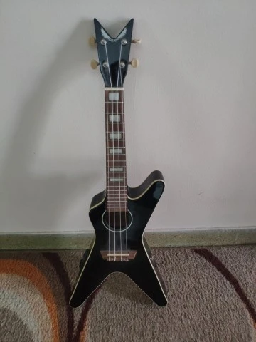 Dean Guitars Ukulele ML CBK w/ Preamp (2022)
