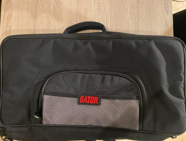 Korg AX3000G + Gator θήκη
