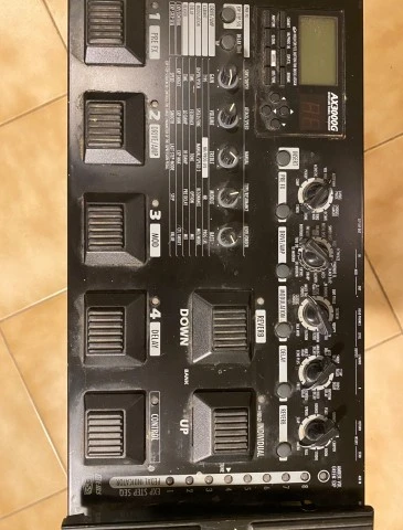 Korg AX3000G + Gator θήκη