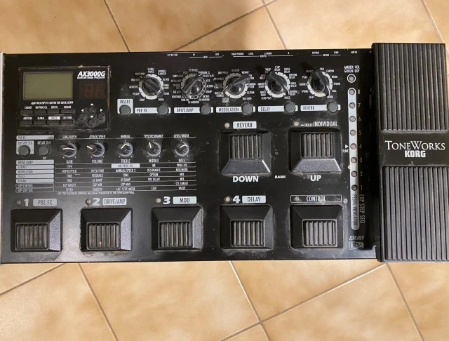 Korg AX3000G + Gator θήκη