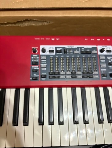 Nord Electro 6 HP + Nord Soft Case Electro HP