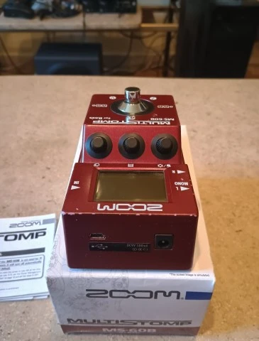Πολυεφέ μπάσου Zoom MS 60B
