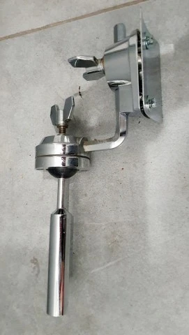 REMO tom mount