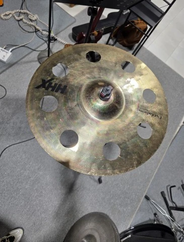Sabian 18" HHX Evolution O-Zone Crash