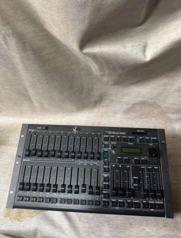 Behringer Eurolight LC2412 Professional 24-Channel DMX 