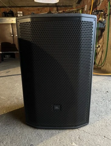 6 JBL PRX 815 