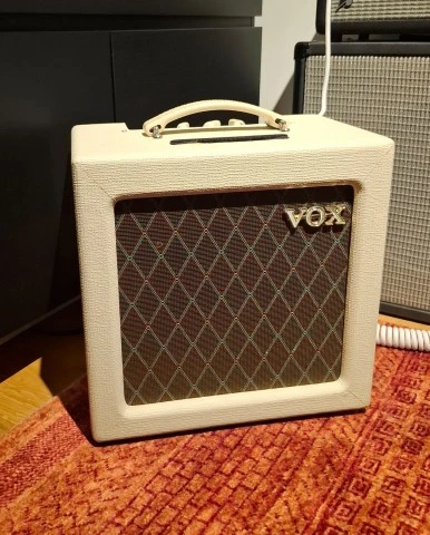 Ανταλλάσω VOX AC4TV (12") με Jaguar CV 70's 