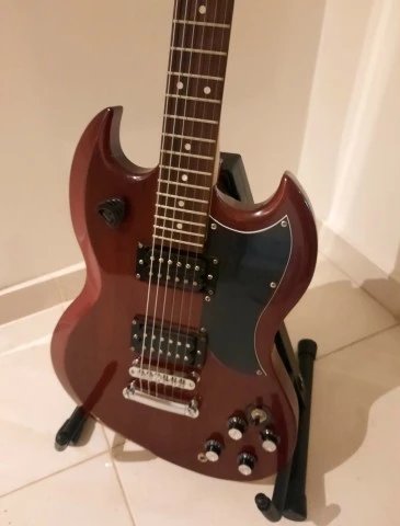 J&amp;D SG-Style Guitar + Boss ME-