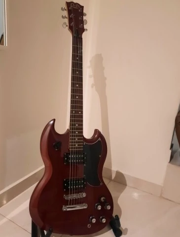 Complete Guitar Rig: J&D SG-Style Guitar + Boss ME-