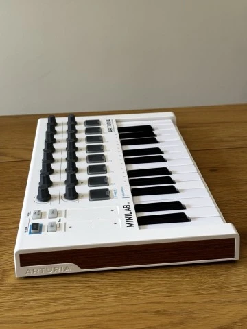 Arturia Minilab MK2 - MIDI controller