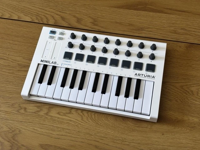 Arturia Minilab MK2 - MIDI controller