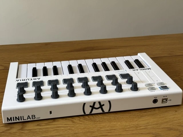Arturia Minilab MK2 - MIDI controller