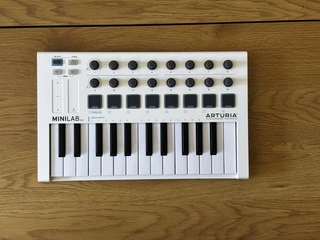 Arturia Minilab MK2 - MIDI controller
