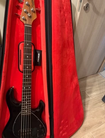 Sterling by Music Man StingRay 5