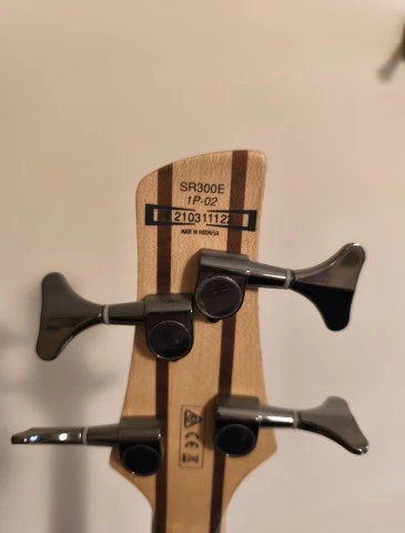 Ibanez SR300E