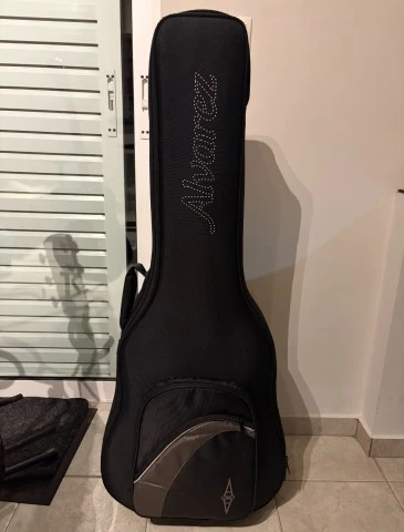 Alvarez Laureate LD70e Daybreak Dreadnought 