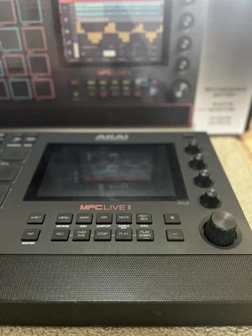 MPC LIVE II + Decksaver + Magma τσάντα + 512 SSD