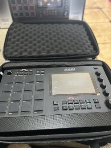 MPC LIVE II + Decksaver + Magma τσάντα + 512 SSD